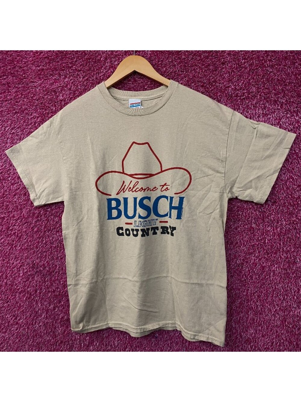 Welcome to Busch Light Country Cowboy Hat Beige T-Shirt Medium